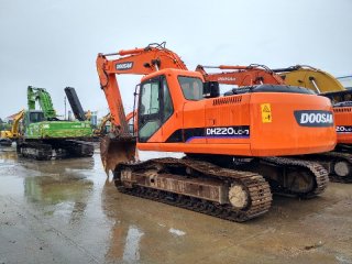 斗山DH220-7挖掘机